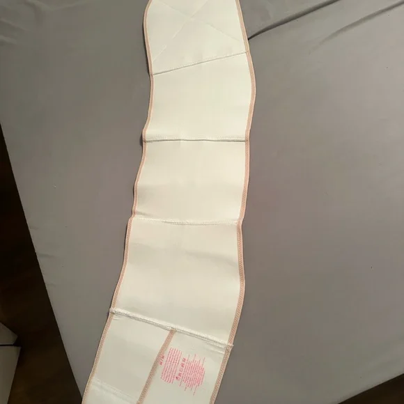 Shortie Postpartum Belly Wrap - Picture 2 of 5